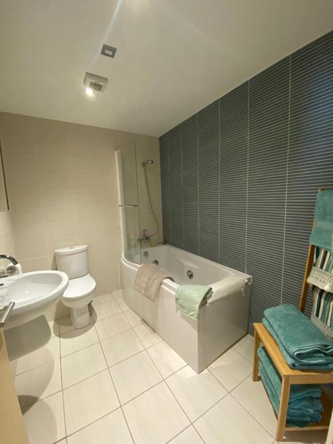 Cosy 3 Bedroom Apartment In Central Portrush With Sea Views Eksteriør bilde