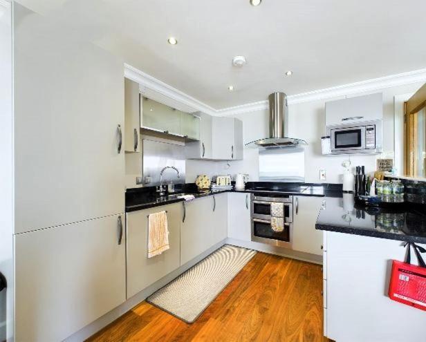 Cosy 3 Bedroom Apartment In Central Portrush With Sea Views Eksteriør bilde