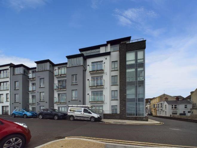 Cosy 3 Bedroom Apartment In Central Portrush With Sea Views Eksteriør bilde