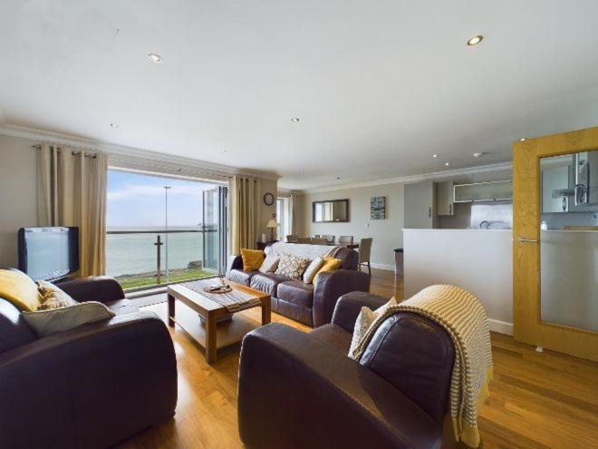 Cosy 3 Bedroom Apartment In Central Portrush With Sea Views Eksteriør bilde